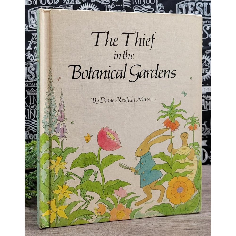 The Thief in the Botanical Gardens  Diane Redfield Massie Hardcover Book 1975🦋